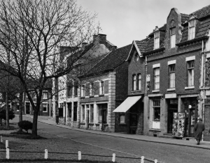 Raadhuisstraat Beek anno jaren 30